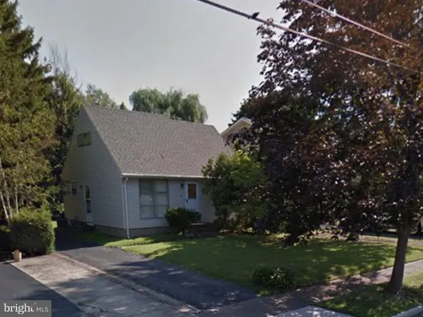 88 Sharps Ln, Hamilton, NJ 08610