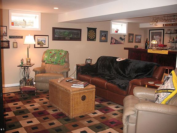 Finished Bsmt. w/Bar