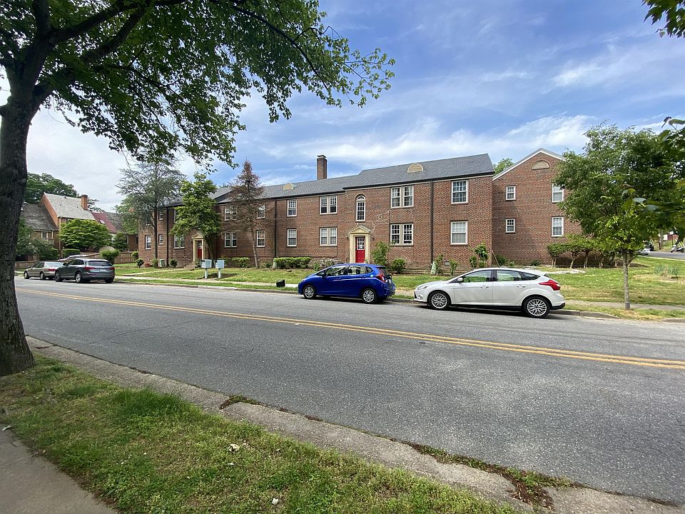2nd image of 804 Monument St #C