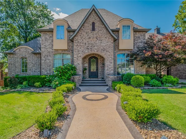 1504 NE Chapel Hill Dr, Bentonville, AR 72712