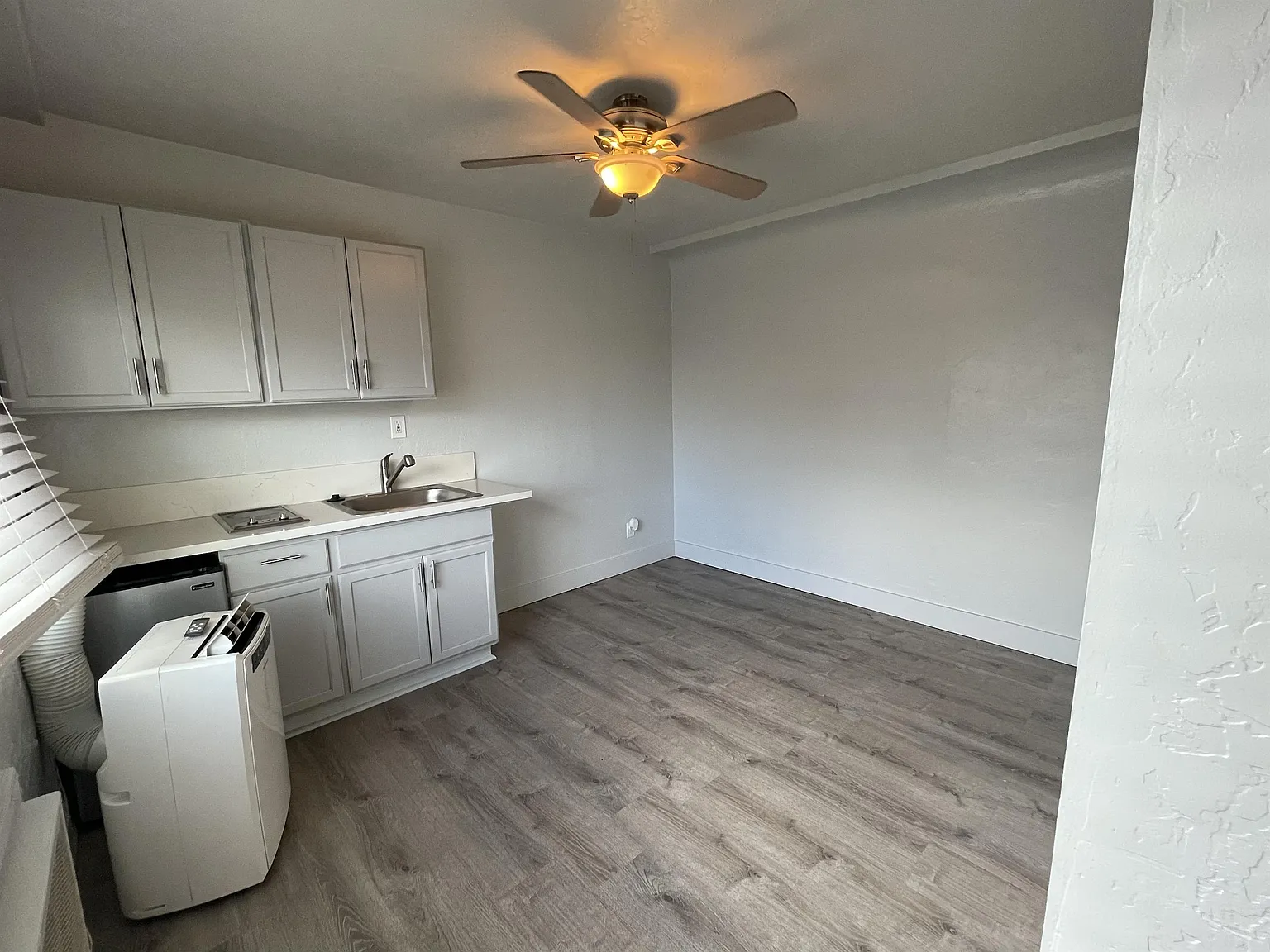 State Street Apartments - 139 Pine St. #3 — Photo 4