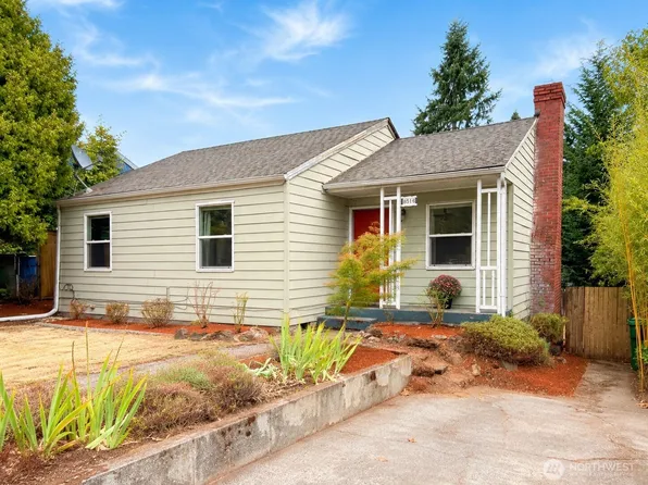 8516 37th Avenue SW, Seattle, WA 98126