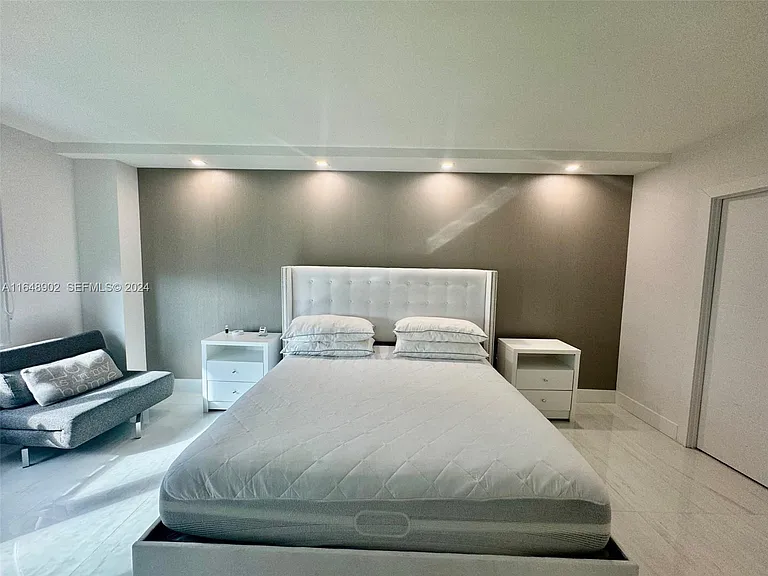 9801 Collins Ave #5U — Photo 26
