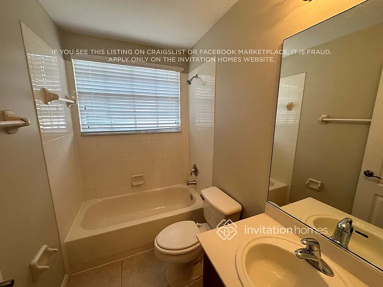 136 Canterbury Pl — Photo 11