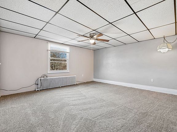 4th image of 304 Marlow St