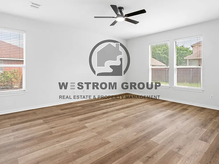 1738 Rock Ridge Dr — Photo 15