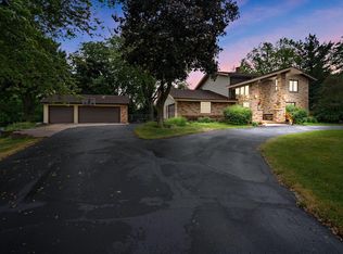 21740 W Ann Louise Ct, New Berlin, WI