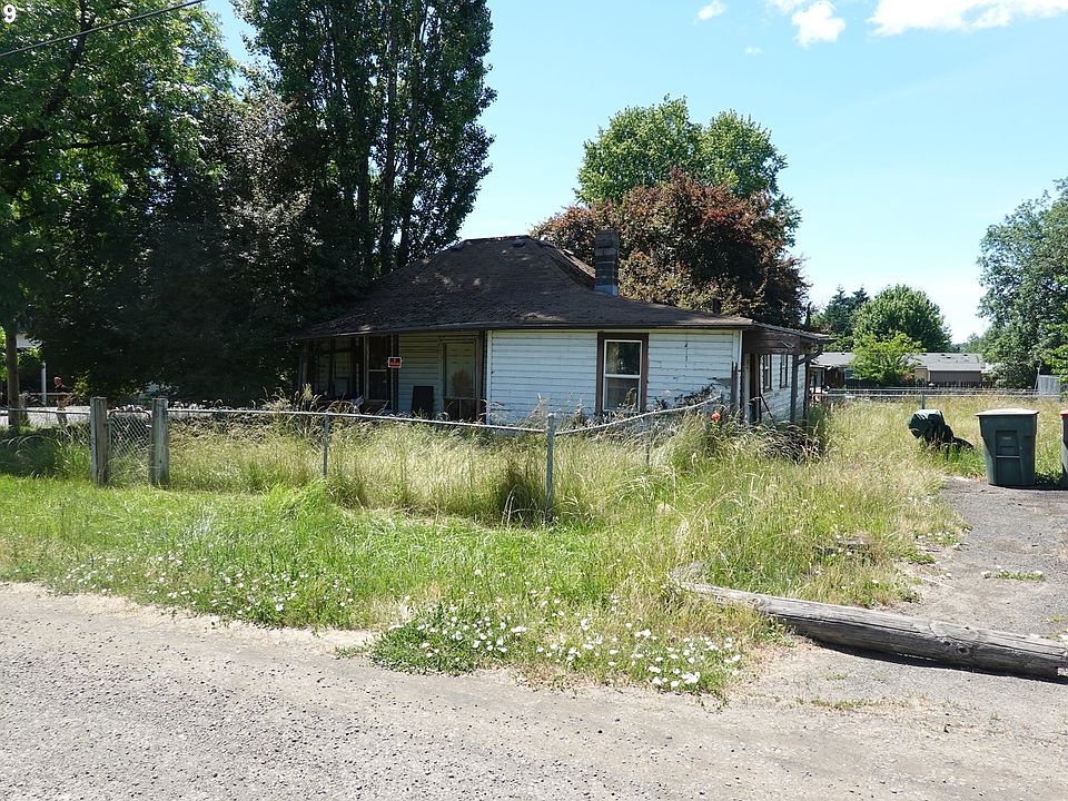 2nd image of 312 NE Balm St