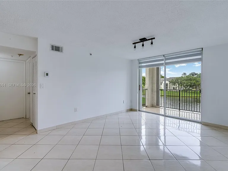 4350 NW 107th Ave #204 — Photo 6