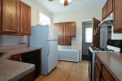 3rd image of 4323 N Monticello Ave