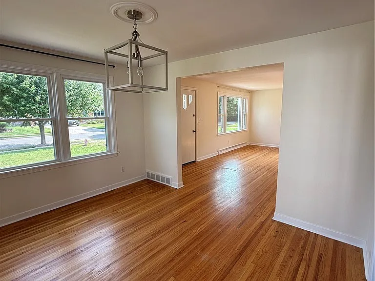 113 Argyle Ave #LOWER — Photo 11