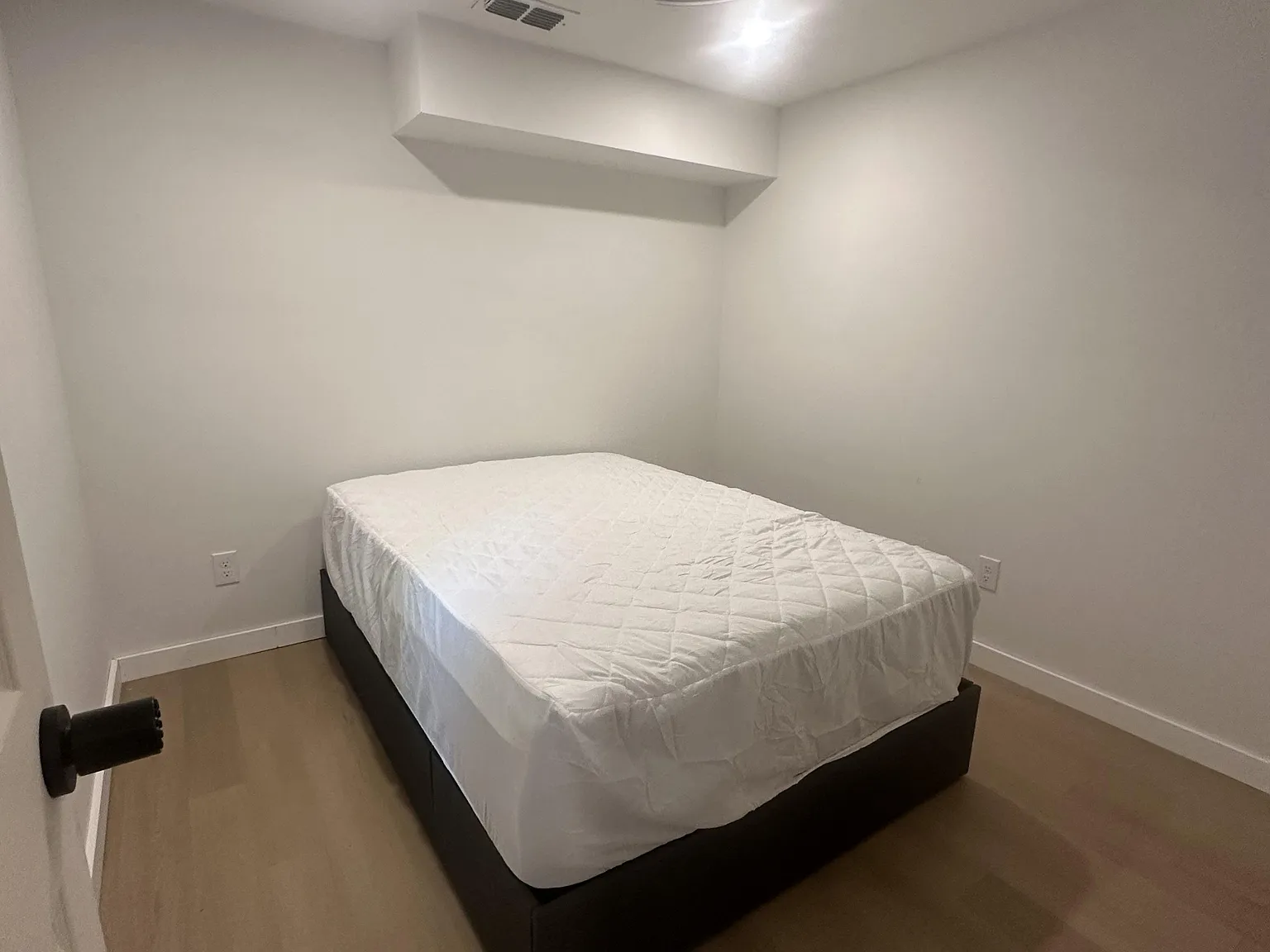 4 bed, 2.0 bath, 1200 sqft, $706 — Photo 2