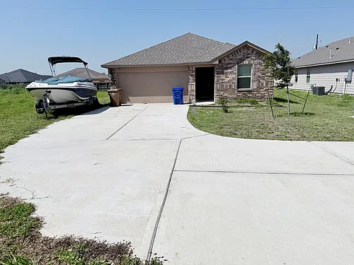 1638 Comfy Way Photo 1