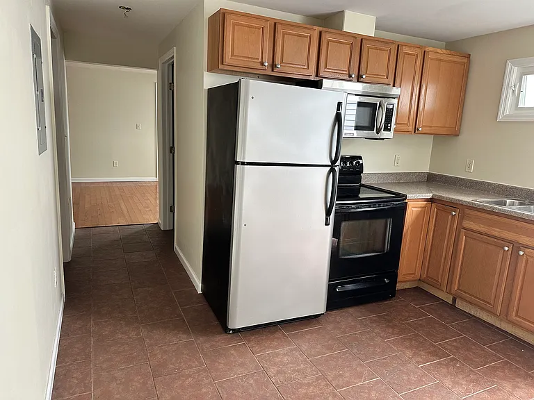 131 Mill St #1 — Photo 5