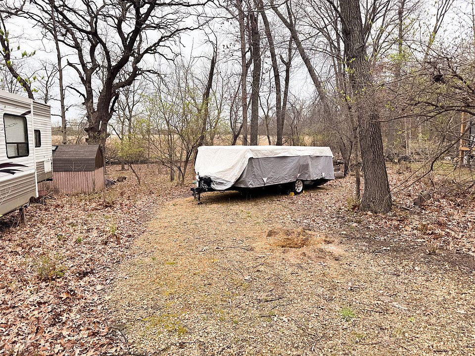 1st image of 15/172 Woodhaven Dr E