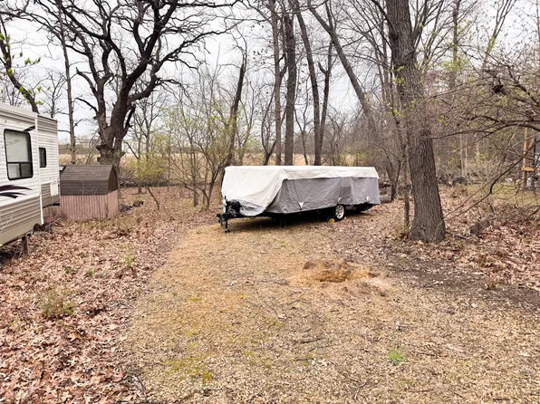 15/172 Woodhaven Dr E, Sublette, IL 61367