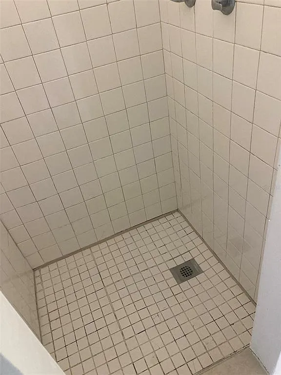 1 bed, 1.0 bath, 295 sqft, $950 — Photo 3