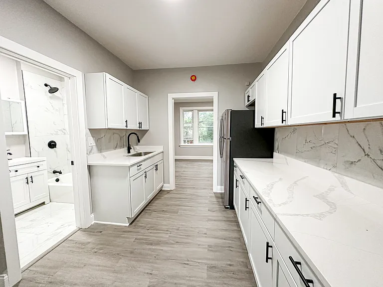 4043 W Argyle St #2 — Photo 3