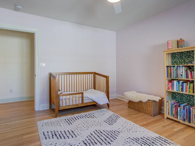 4881 Victoria Ave — Photo 18