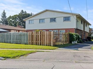 108 Scott St #3, Saint Catharines, ON L2N1G9