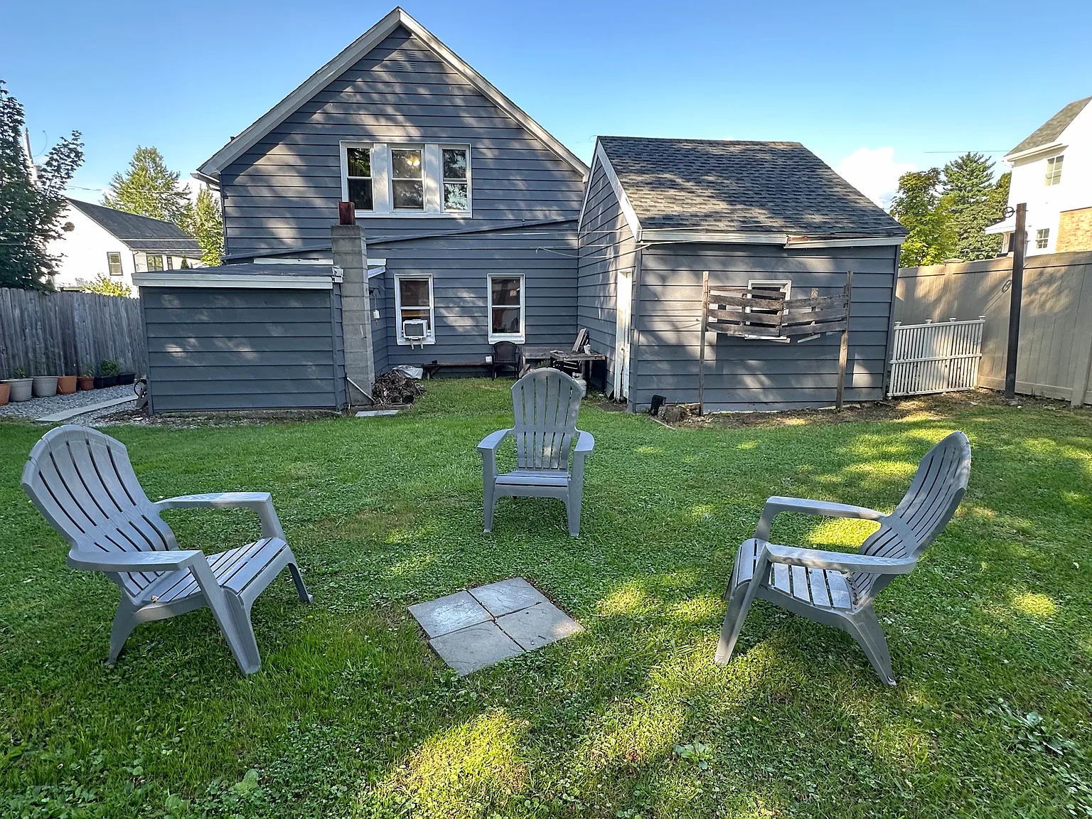 3 bed, 1.5 bath, 1200 sqft, $3,750 — Photo 2