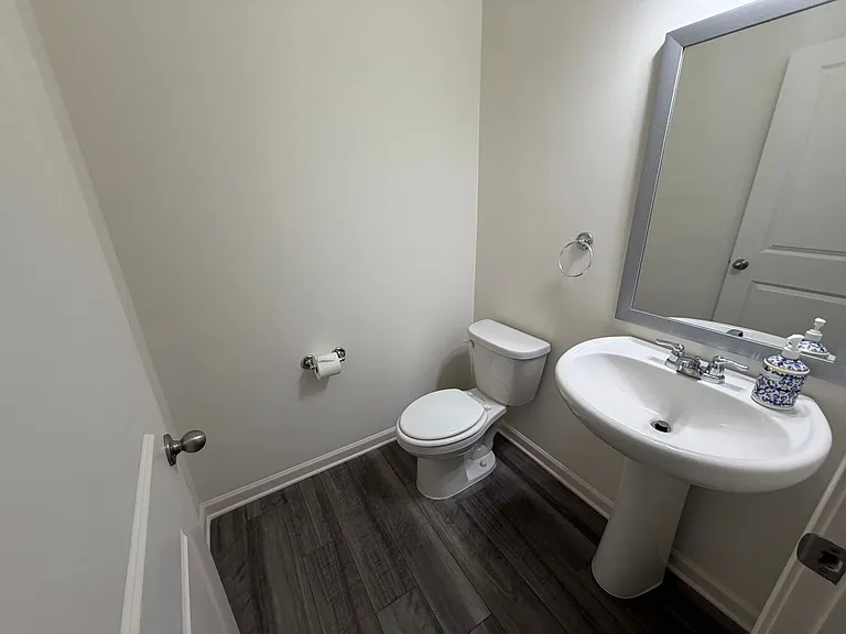 303 Hyde Park — Photo 10