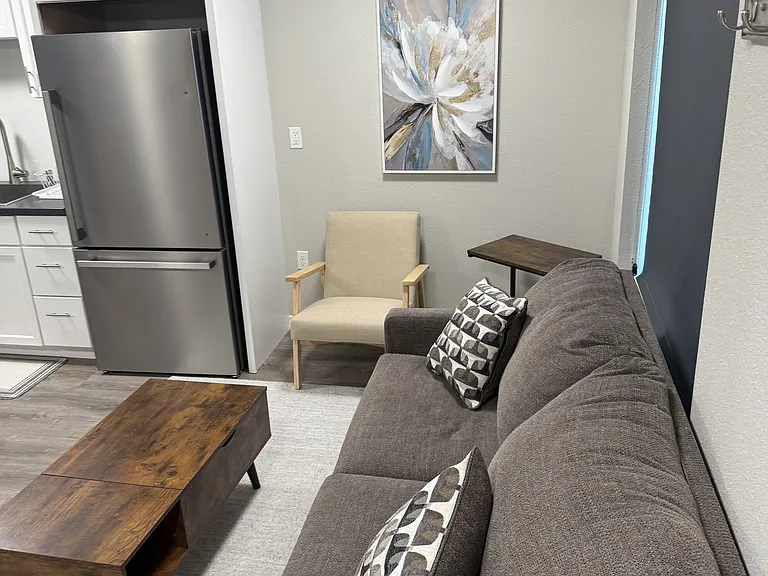 2754 NE Reef Ave — Photo 3