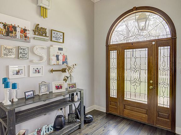 4th image of 204 Pebble Beach Dr