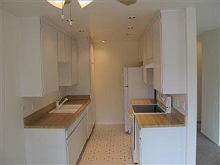 3rd image of 8571 Villa La Jolla Dr APT C