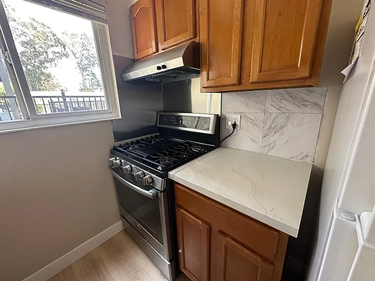 48 Alan Ct #B — Photo 9