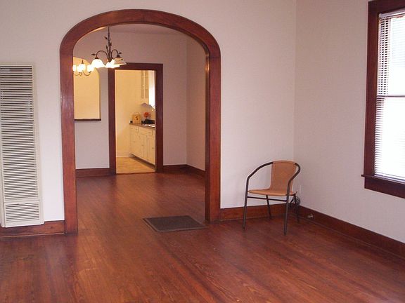 2nd image of 2111 53rd St