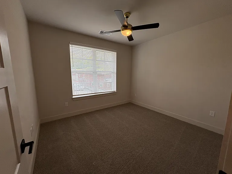 District on the Etowah Apartments — Photo 211