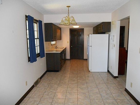5th image of 1038 Westgate Dr