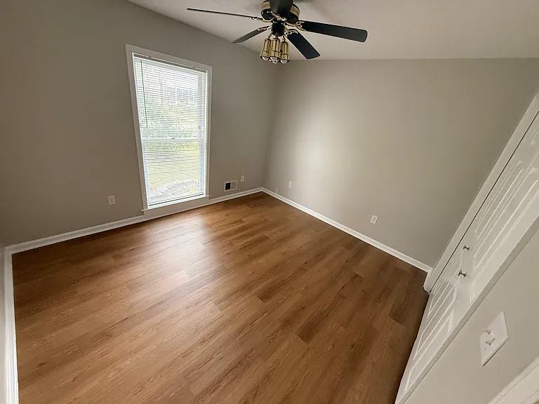 1009 Hess Ln — Photo 9