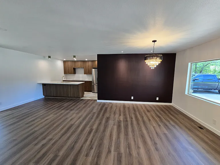 3023 W 53rd St — Photo 2