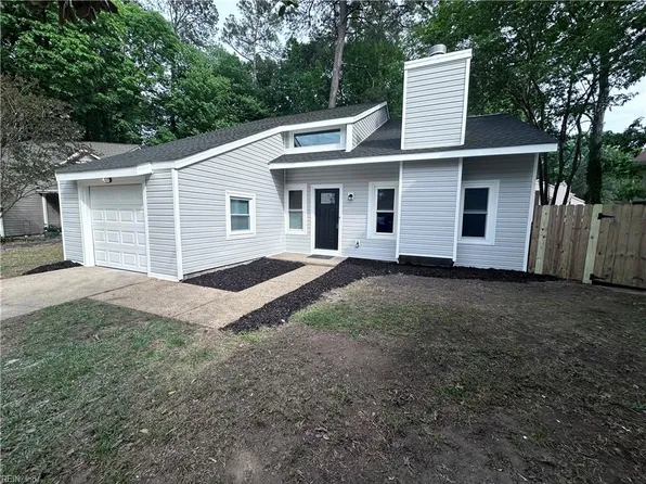 737 Longleaf Ln, Newport News, VA 23608