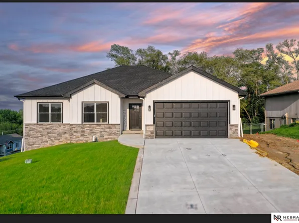 1011 Meadow Dr, Plattsmouth, NE 68048