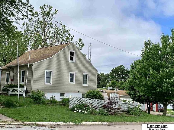 2nd image of 1700 O St