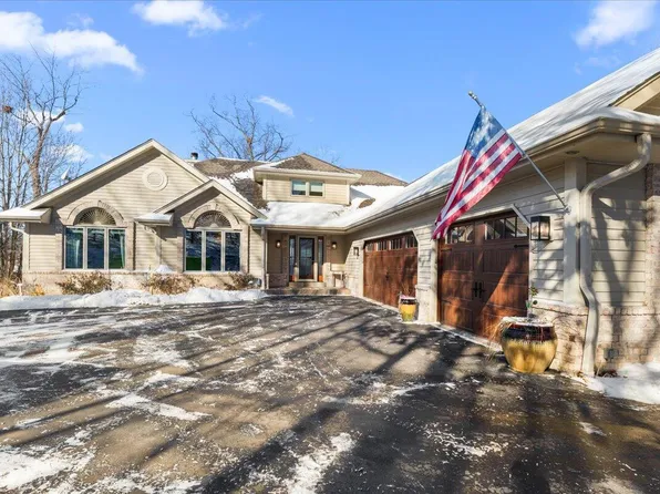 N71W30930 Club CIRCLE EAST East, Hartland, WI 53029