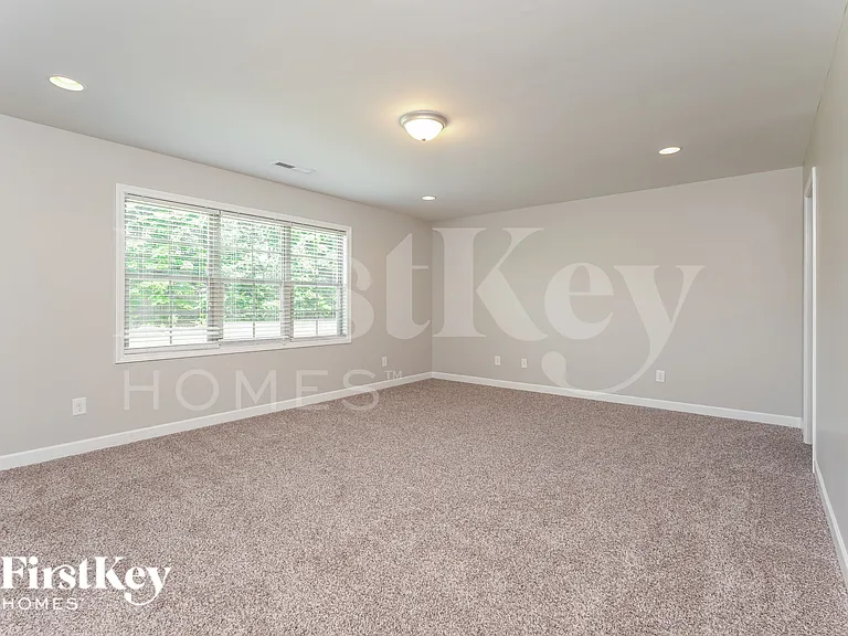 2992 Cameron Village Ct — Photo 11