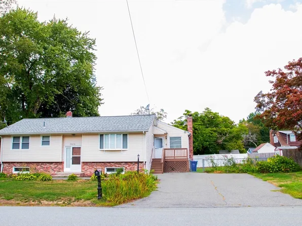 94 Tanglewood Dr, Dracut, MA 01826