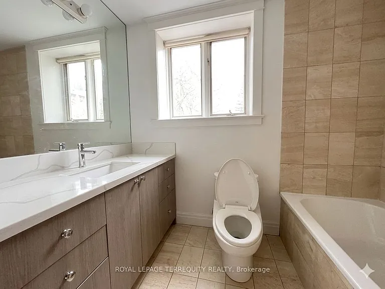 8 Webster Ave #2 — Photo 15