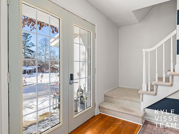 3rd image of 7401 Treeline Dr SE