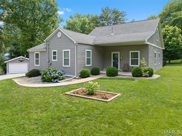 626 W Main St, Lebanon, IL 62254