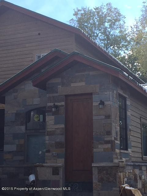 2nd image of 401 E 2nd St