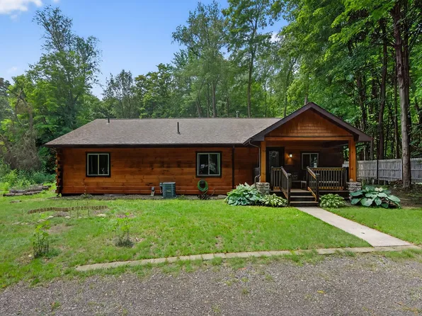 70410 Elkhart Rd, Edwardsburg, MI 49112