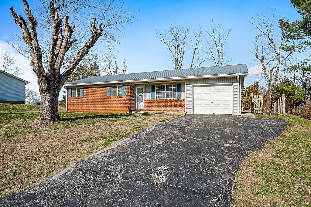 113 Oak St, Byrdstown, TN 38549 Zillow