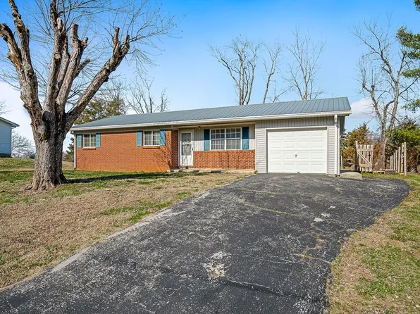 113 Oak St, Byrdstown, TN 38549