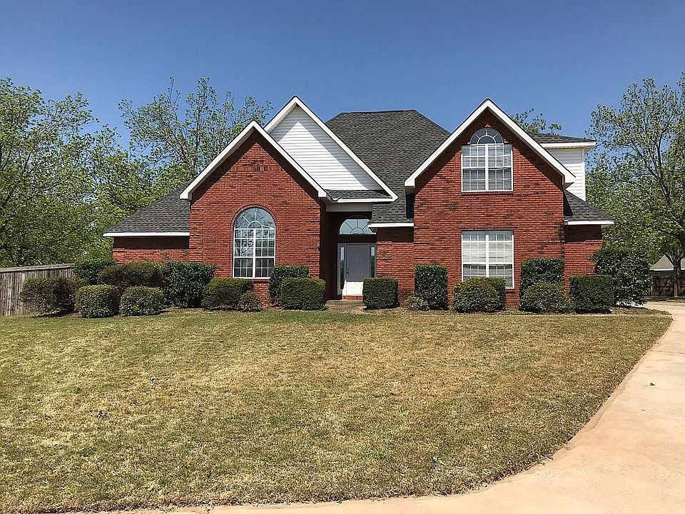1st image of 105 Palmetto Ct