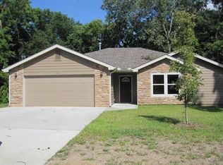 1014 6th St, Baldwin City, KS 66006